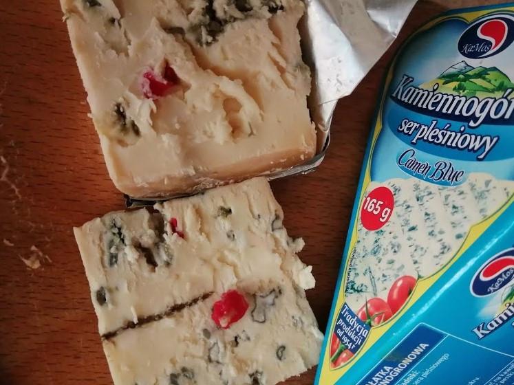 Biznes, Znaleźliśmy plastik serze pleśniowym Producent spoko możesz jeść - zdjęcie, fotografia