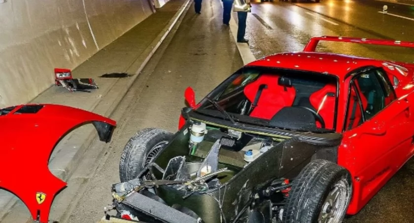 Zdjęcie: Rozbita Ferrari F40/Bild