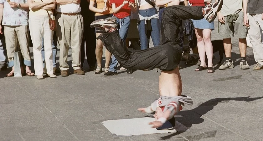 Zdjęcie: uliczne zawody break dance/ Wikipedia