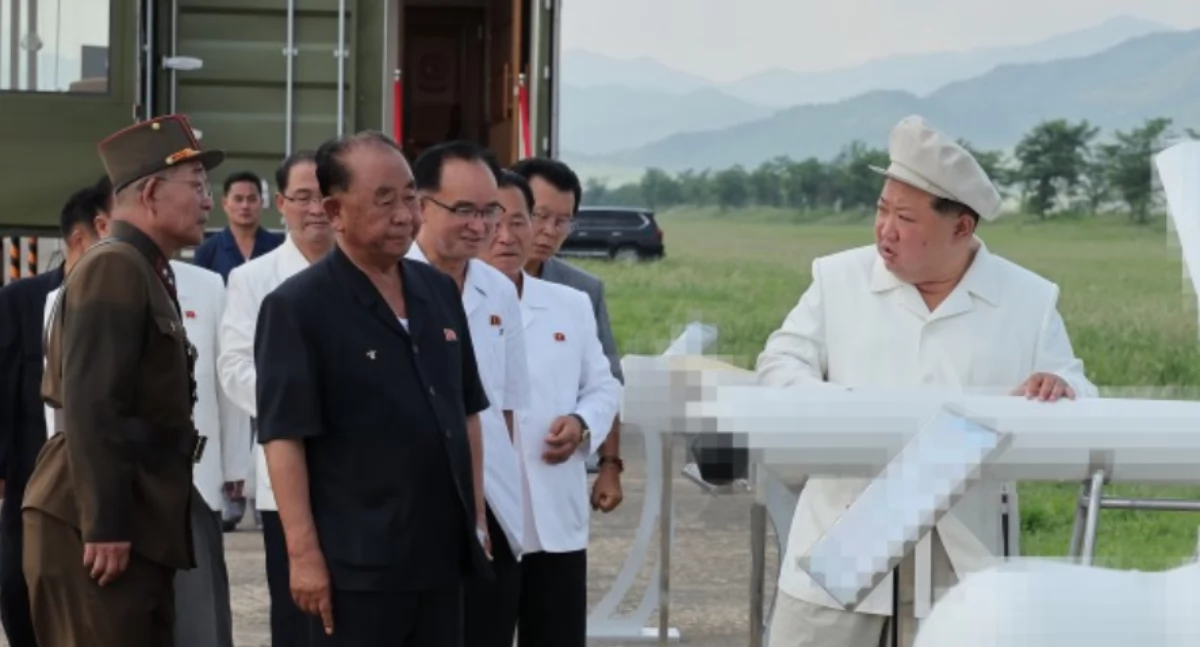 Militaria, Komunistyczna Korea Północna rozpoczyna masową produkcję szturmowych dronów - zdjęcie, fotografia