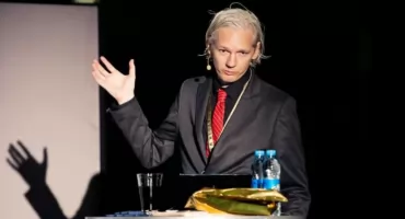 Autor największego wycieku w historii zwolniony